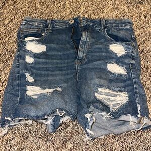 American Eagle Distressed Curvy Hi-Rise Shortie